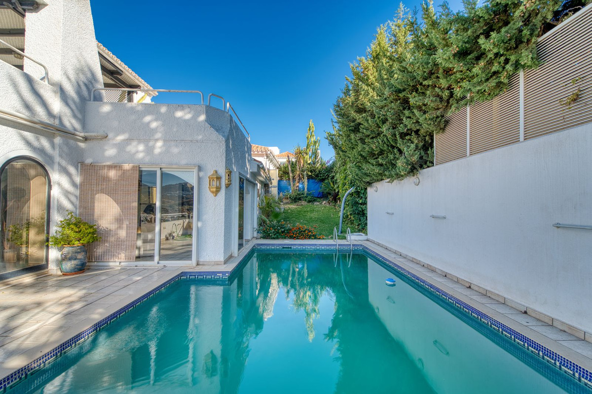 Casa de 4 Dormitorios y 3 Baños en venta en Nueva Andalucía, Marbella