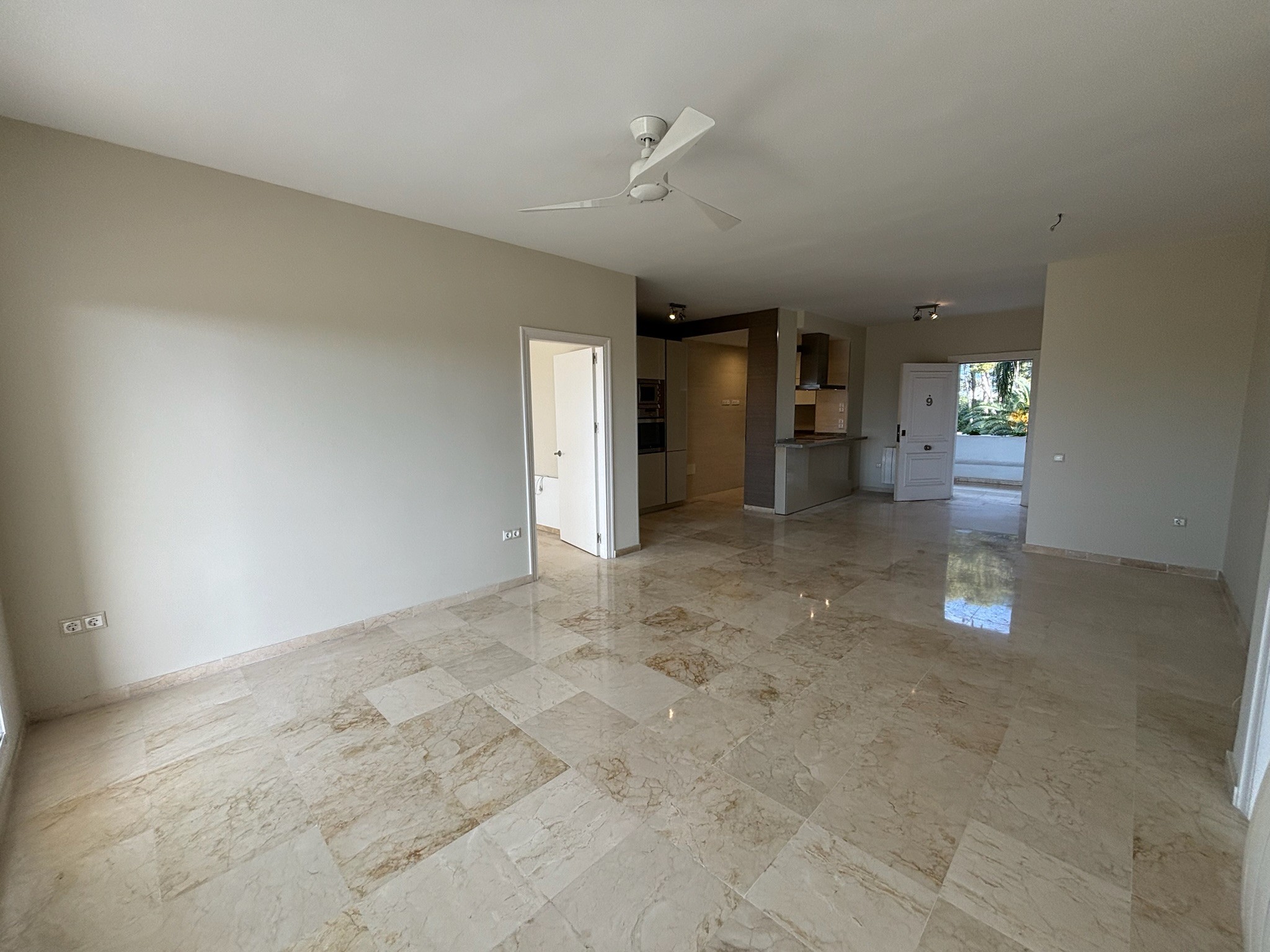 Piso de 3 Dormitorios y 2 Baños en venta en Guadalmina Alta, San Pedro de Alcántara