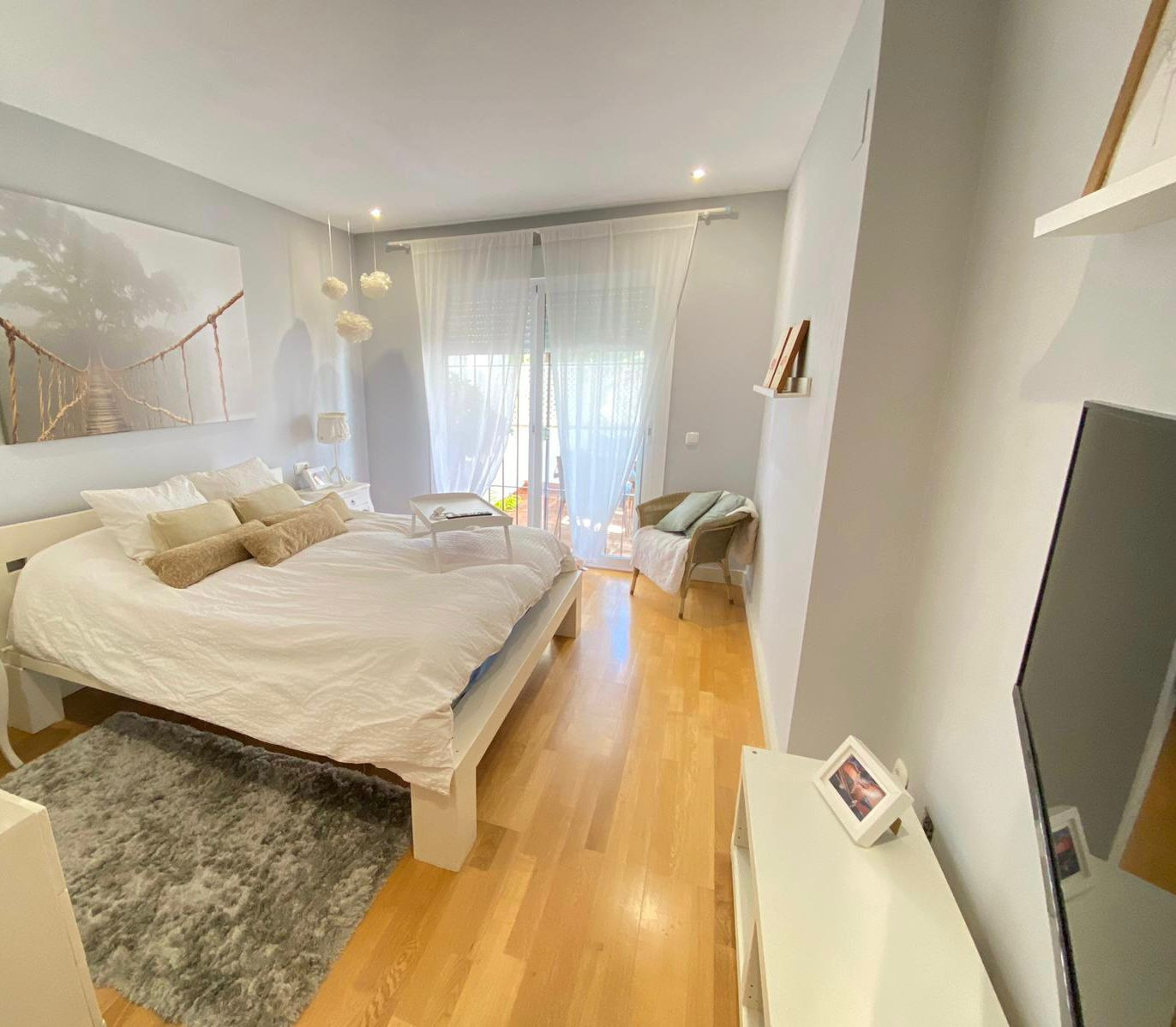 Piso de 2 Dormitorios y 2 Baños en alquiler en Nagüeles, Marbella