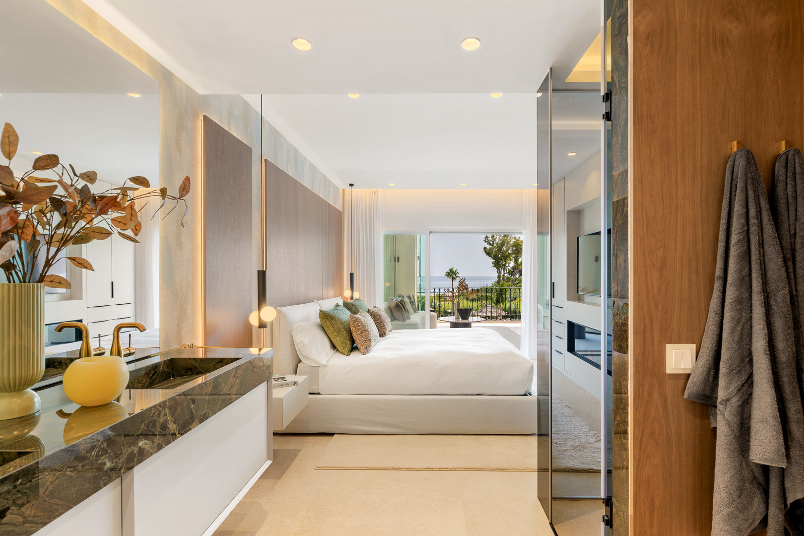 Piso de 3 Dormitorios y 2 Baños en venta en Estepona
