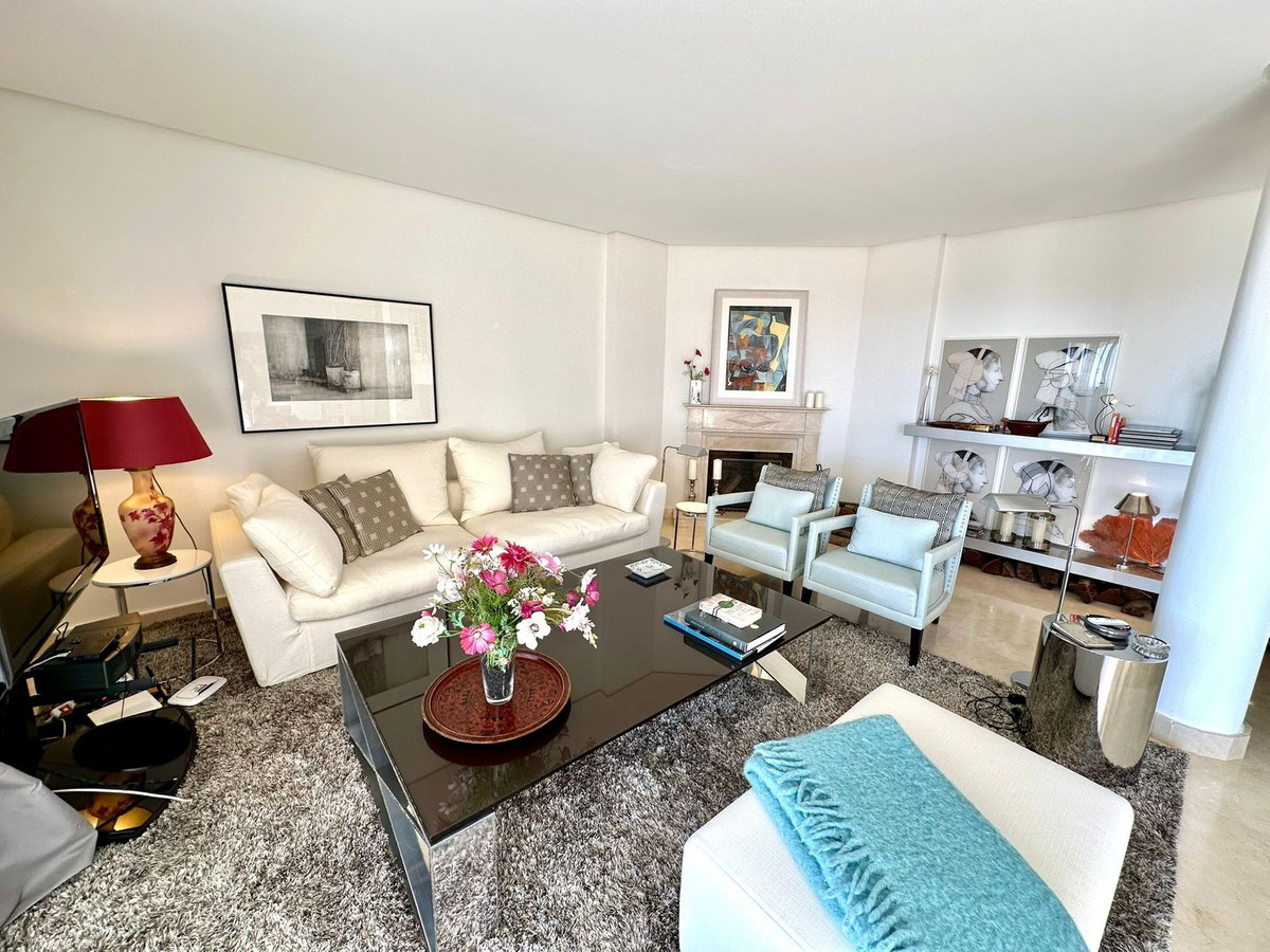 Ático de 2 Dormitorios en venta en Nueva Andalucía, Marbella