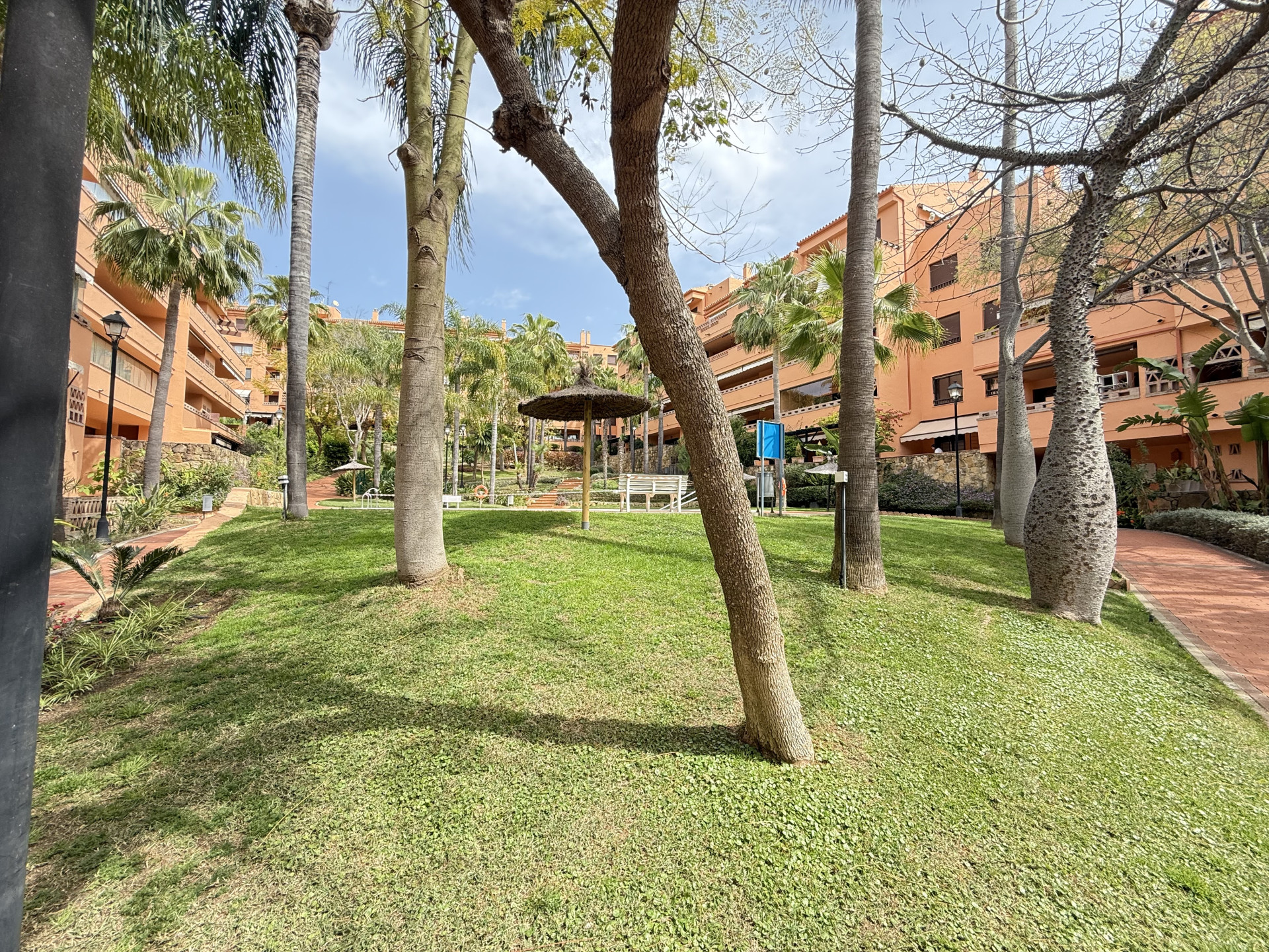 Piso de 3 Dormitorios en venta en Milla de Oro, Marbella