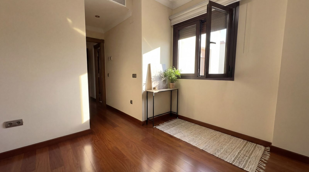 Ático de 4 Dormitorios y 2 Baños en venta en Ronda