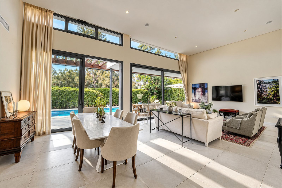4 кровать Вилла для продажи в Estepona