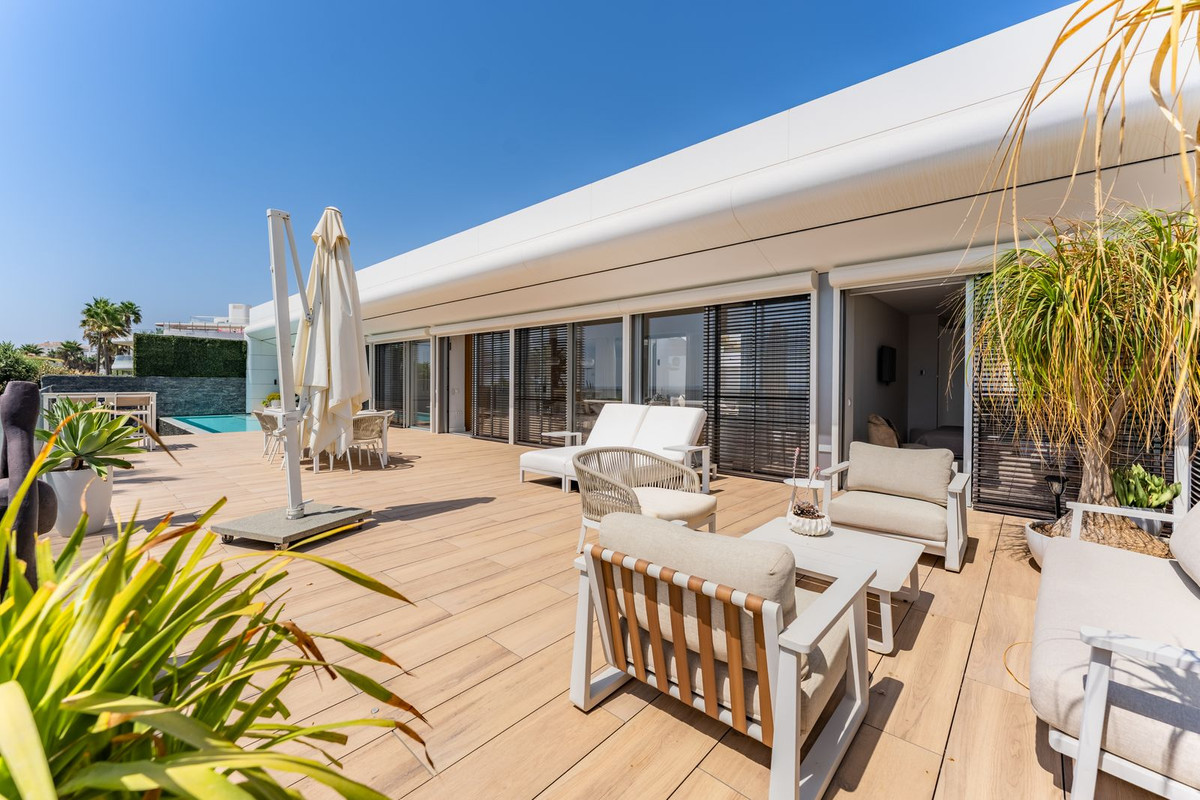 Casa de 4 Dormitorios en alquiler en Estepona