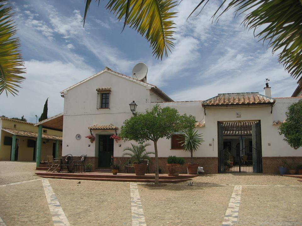 Finca de 8 Dormitorios en venta en Antequera