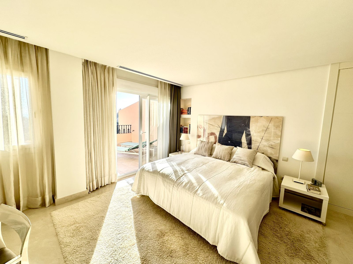 Ático de 2 Dormitorios en venta en Nueva Andalucía, Marbella