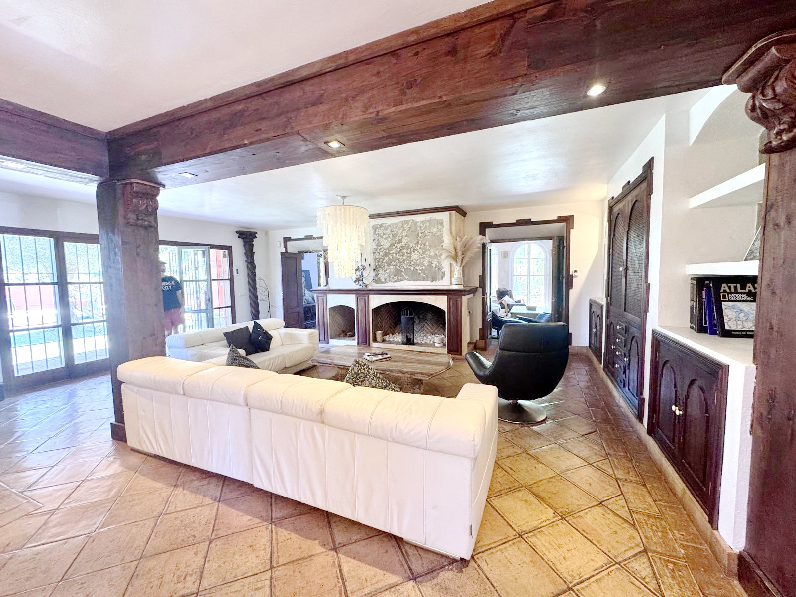 6 Bed - Villa for Sale in Nueva Andalucia, Marbella