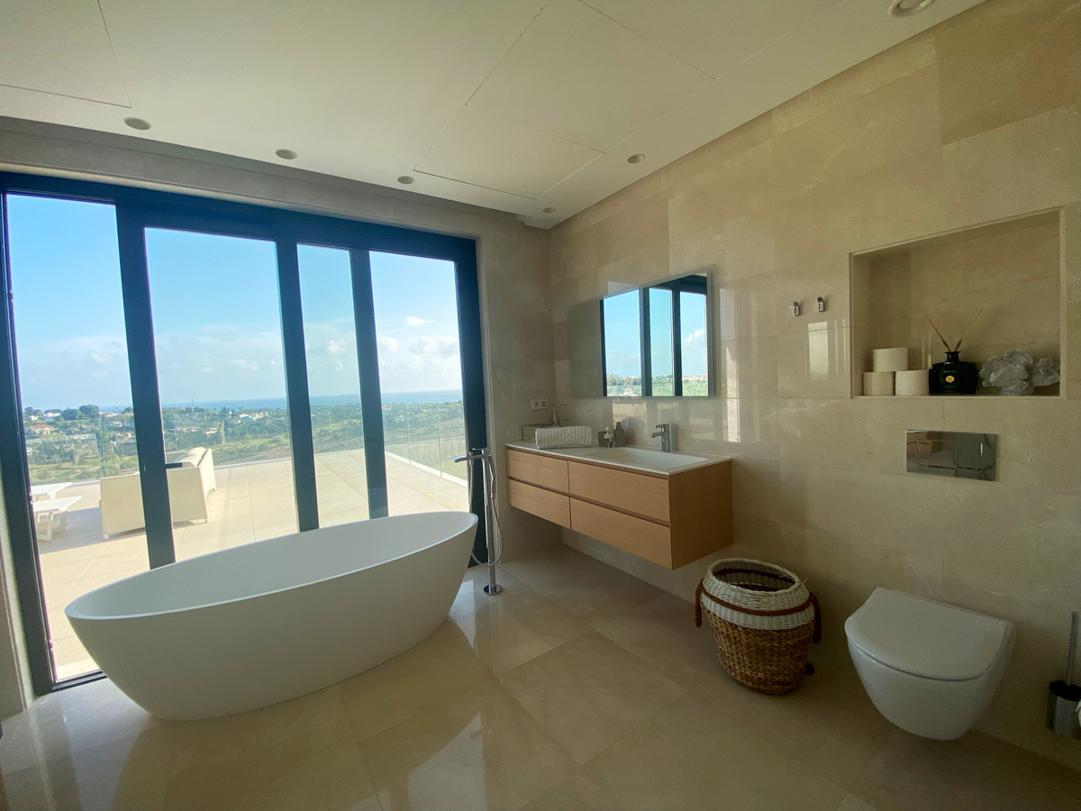 5 Bed, 5 Bath - Villa for Sale in El Paraíso