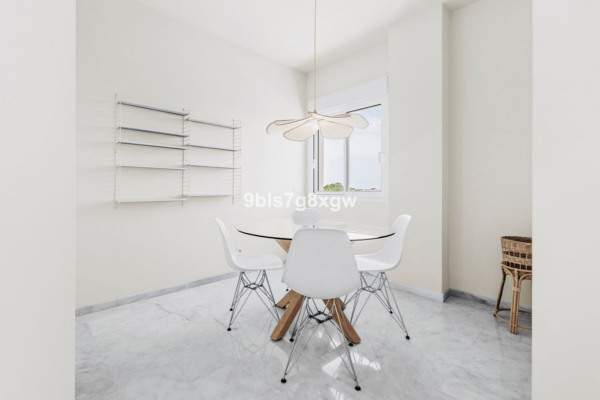 Piso de 2 Dormitorios y 2 Baños en venta en Estepona