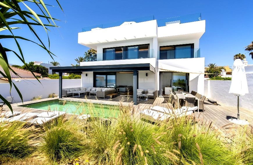 6 Bed - Villa Holiday Rental in Marbella Centre