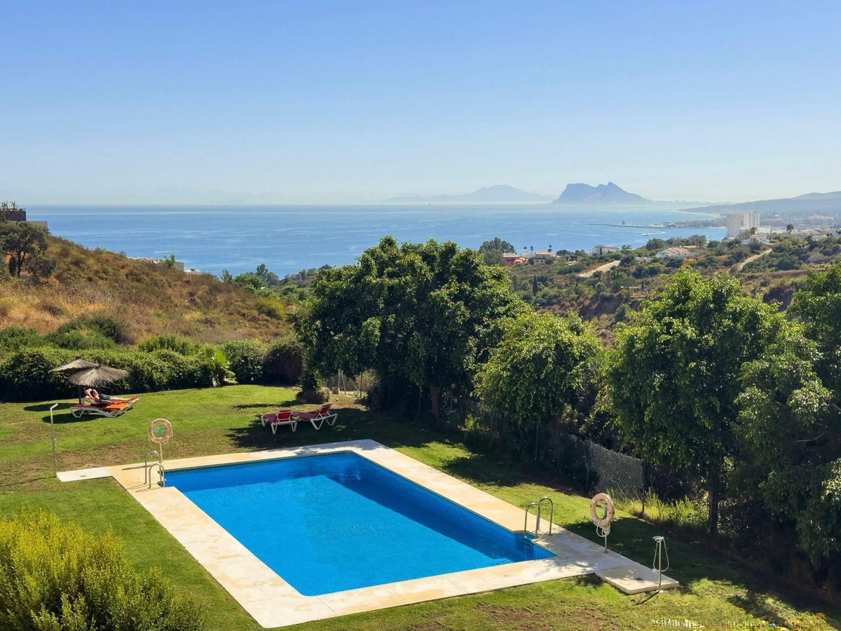 2 Bed - Apartment for Sale in Manilva