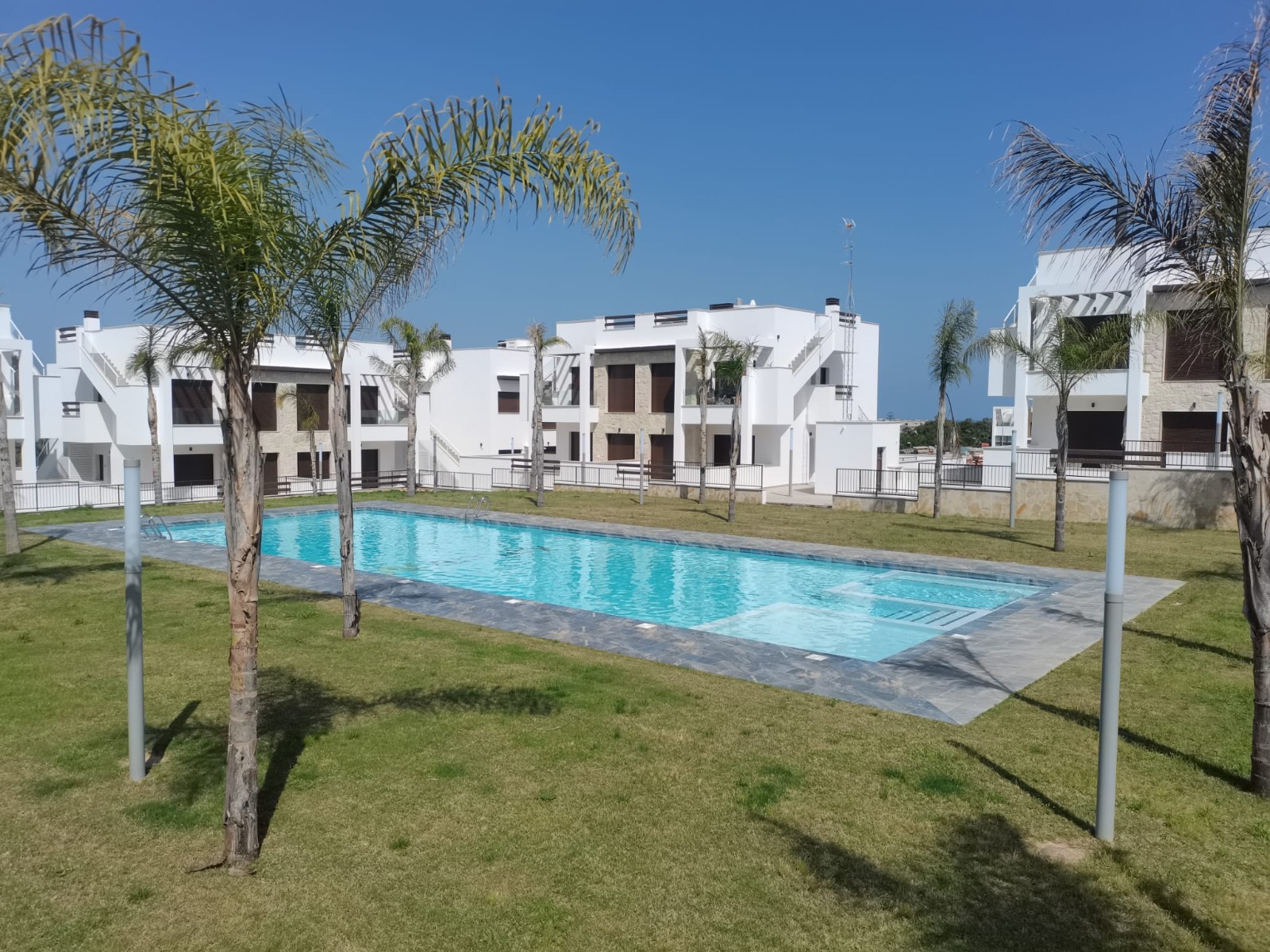 Piso de 3 Dormitorios en venta en Orihuela Costa
