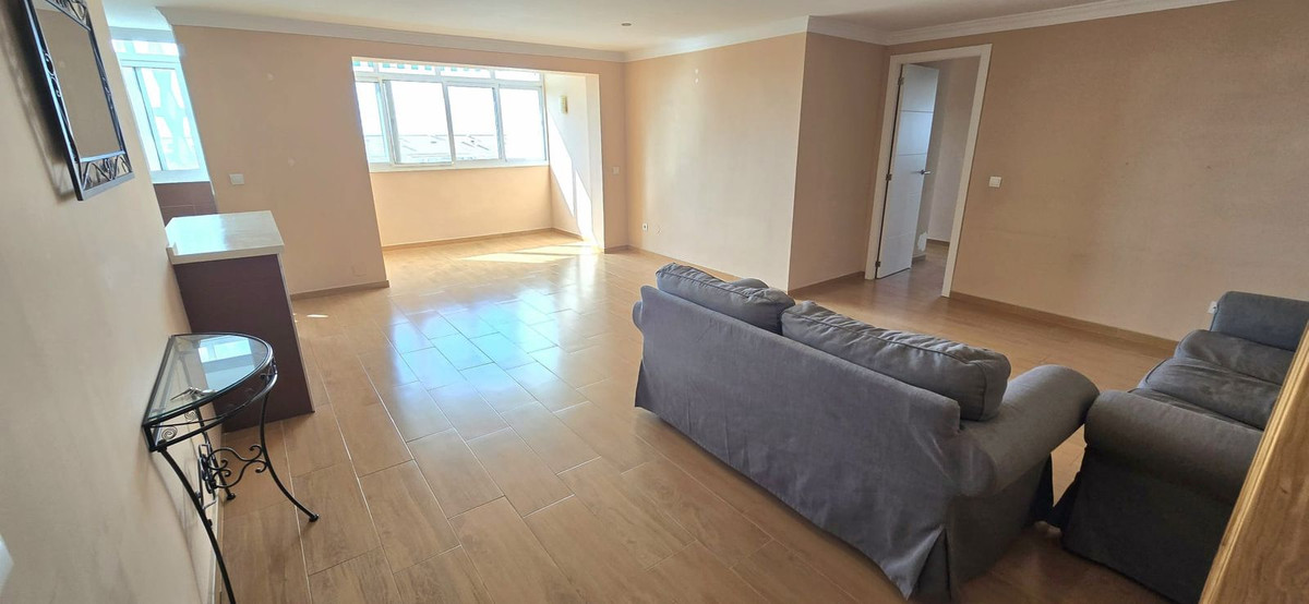 Piso de 4 Dormitorios en venta en San Pedro de Alcántara