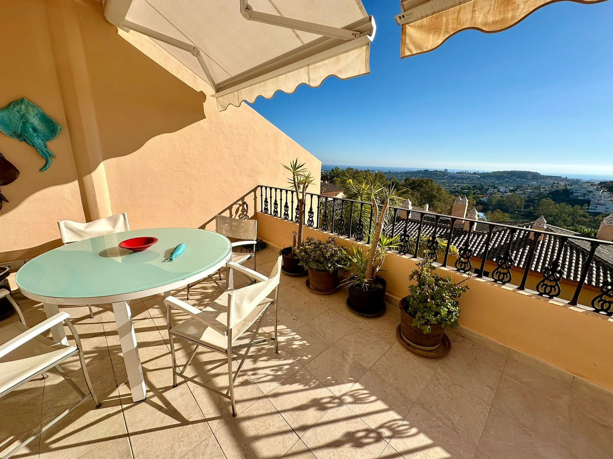 Ático de 2 Dormitorios en venta en Nueva Andalucía, Marbella