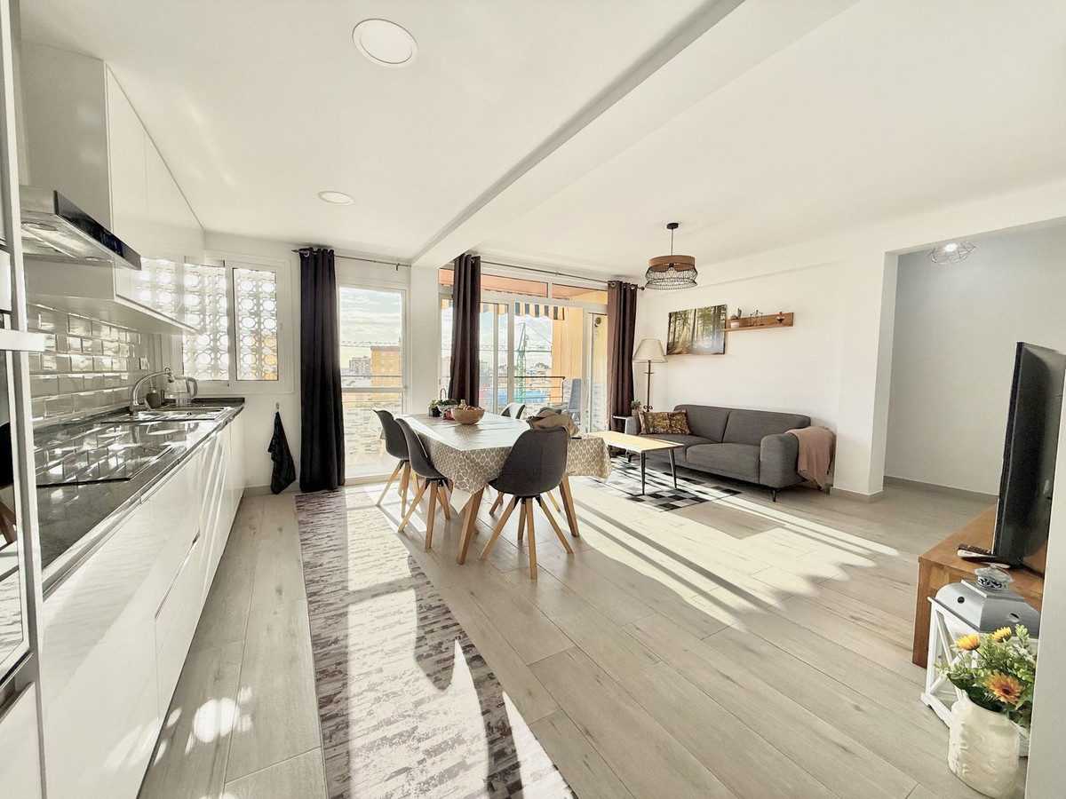 Ático de 3 Dormitorios y 2 Baños en venta en Fuengirola