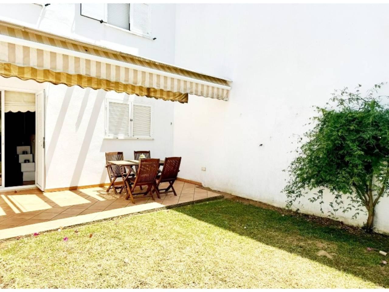 Casa Adosada de 4 Dormitorios y 2 Baños en alquiler vacacional en Chiclana de la Frontera