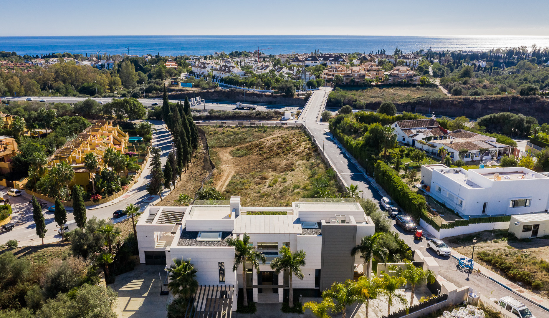 Casa de 6 Dormitorios en venta en Milla de Oro, Marbella