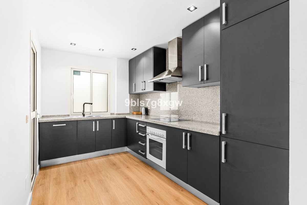 Piso de 2 Dormitorios y 2 Baños en venta en Estepona
