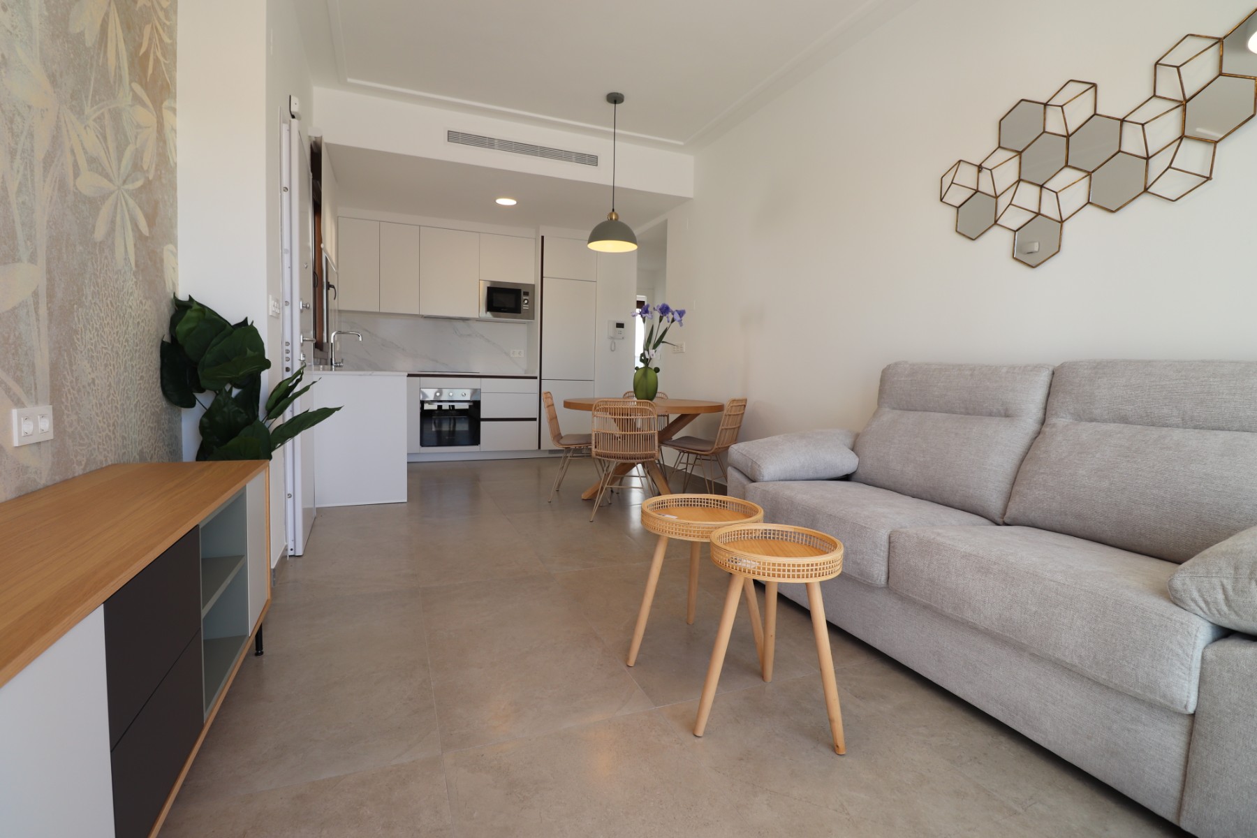 Piso de 3 Dormitorios en venta en Orihuela Costa