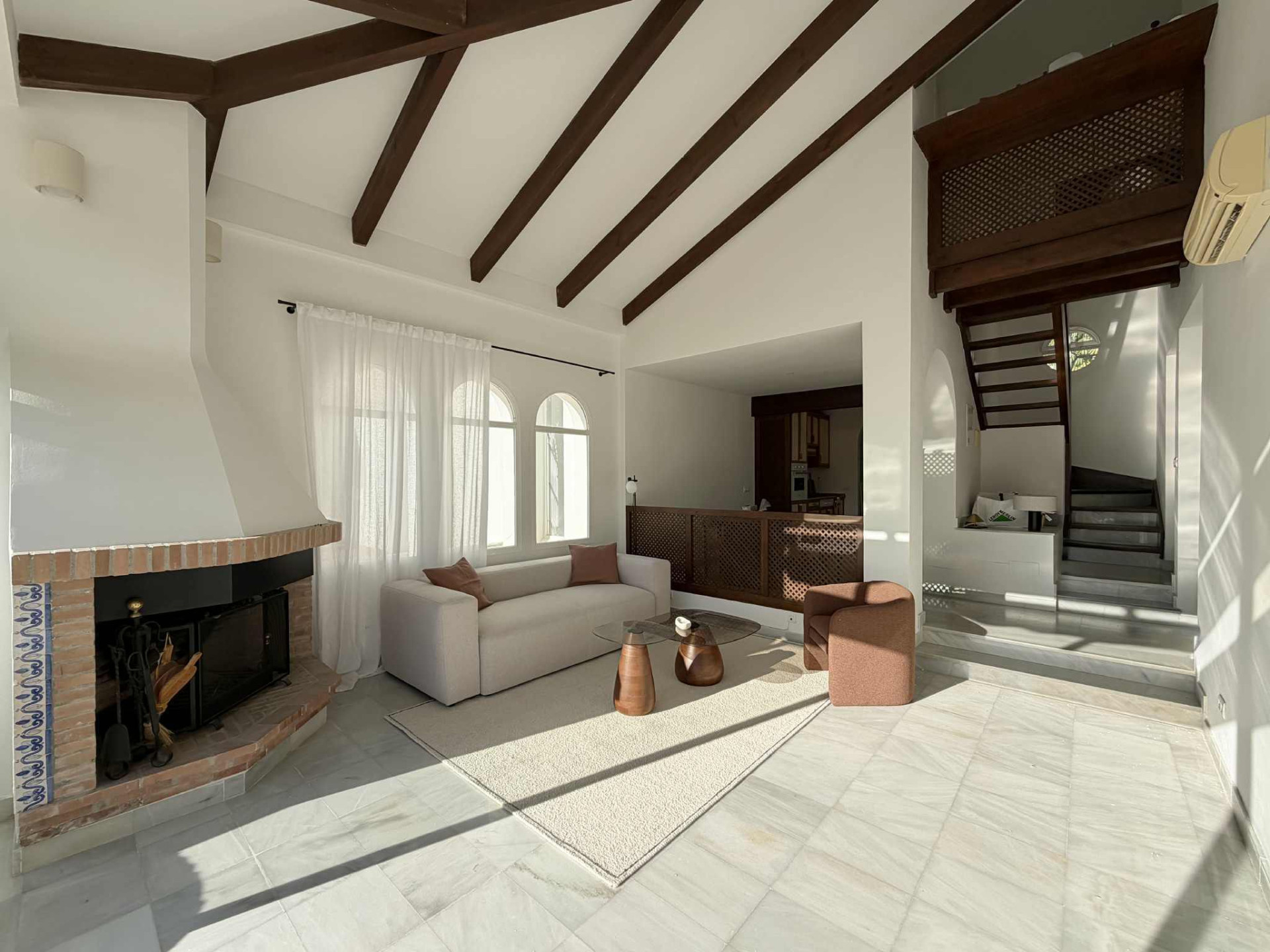 Casa Adosada de 3 Dormitorios y 2 Baños en venta en La Quinta, Benahavís