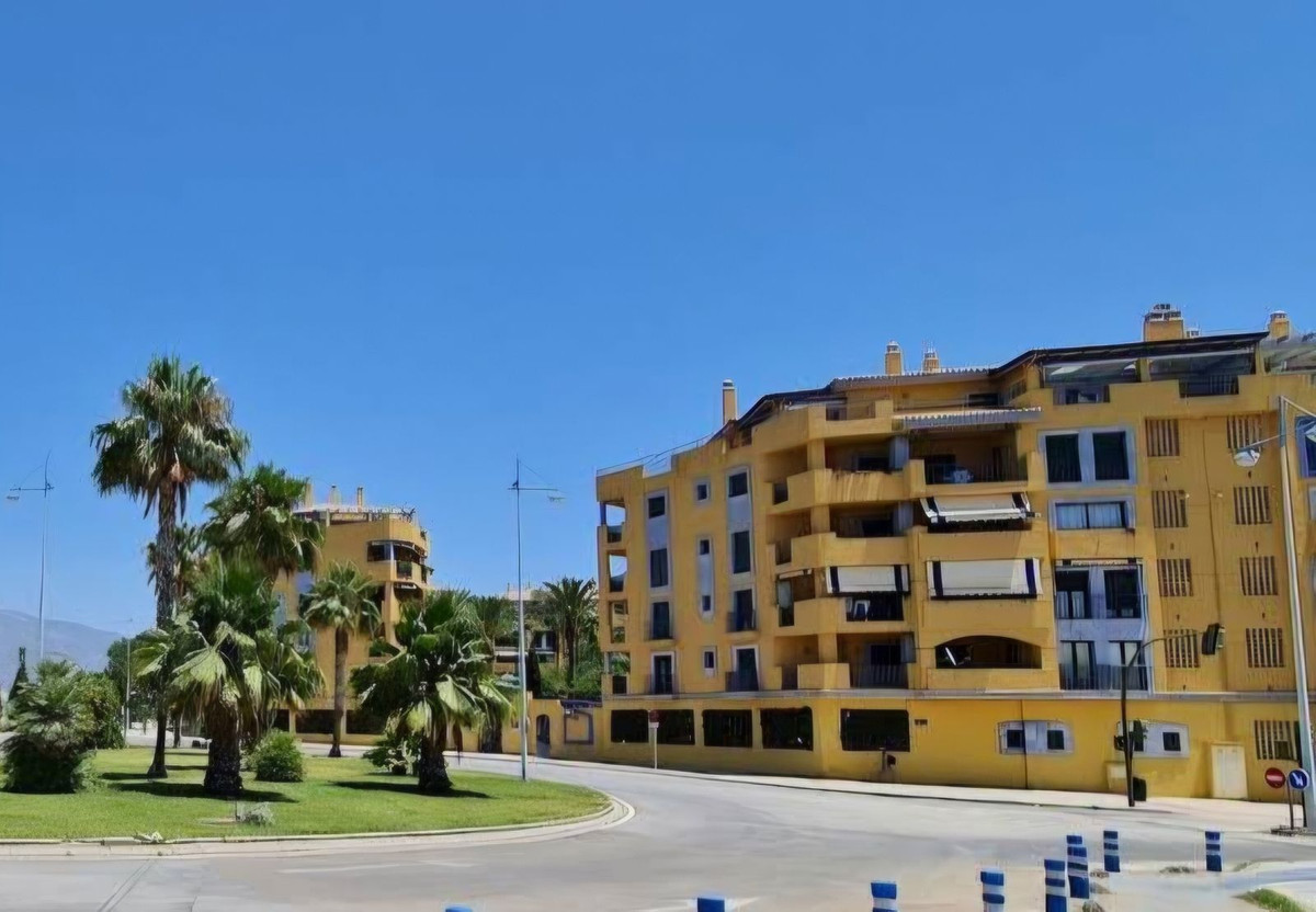 Piso de 3 Dormitorios en venta en San Pedro de Alcántara