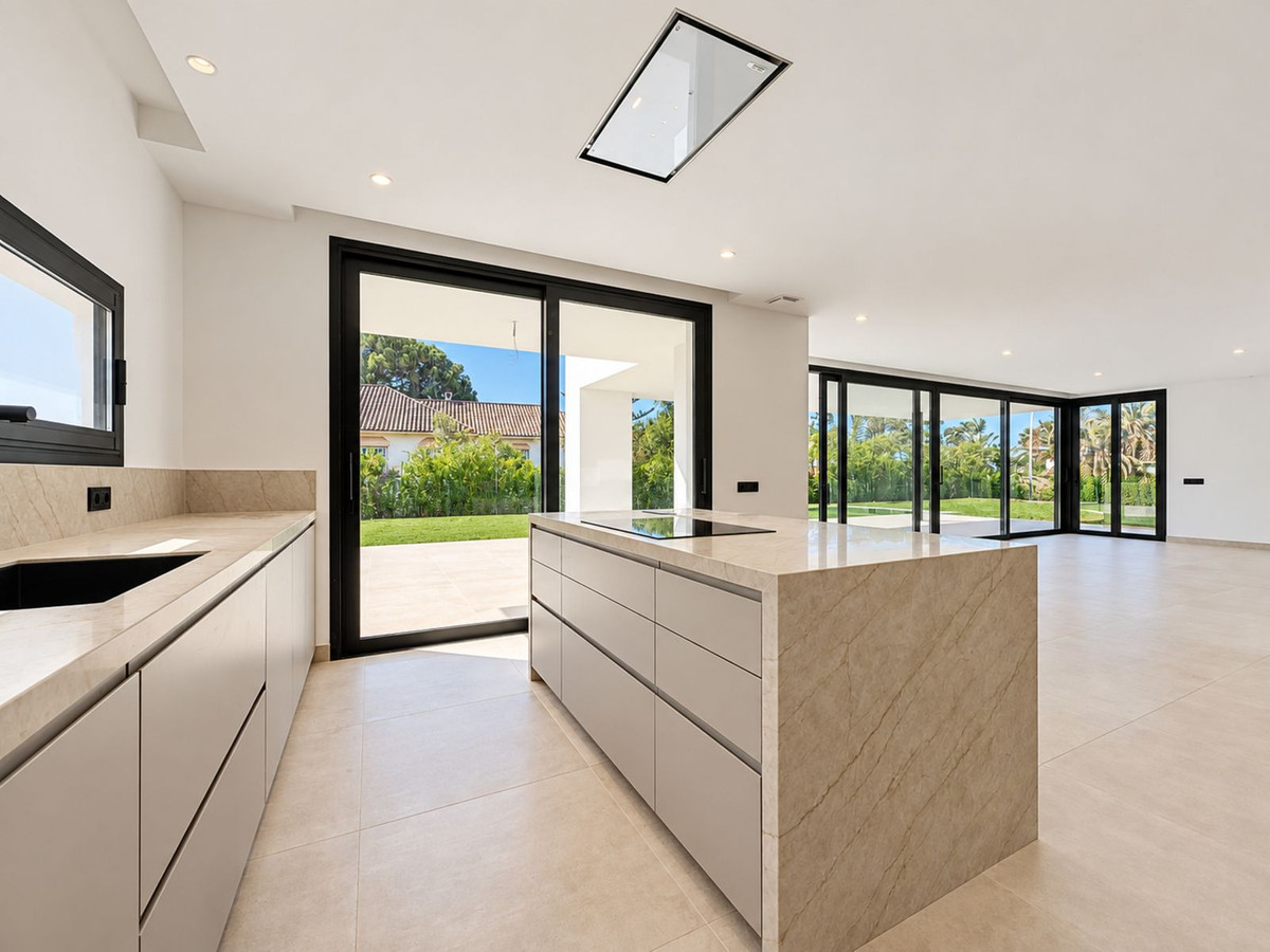 5 кровать 7 ванна Вилла для продажи в Nagueles, Marbella