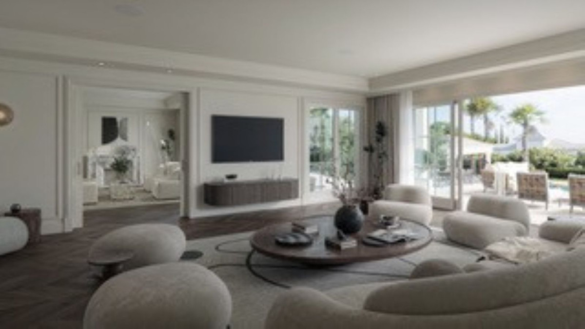 Casa de 6 Dormitorios en venta en Milla de Oro, Marbella