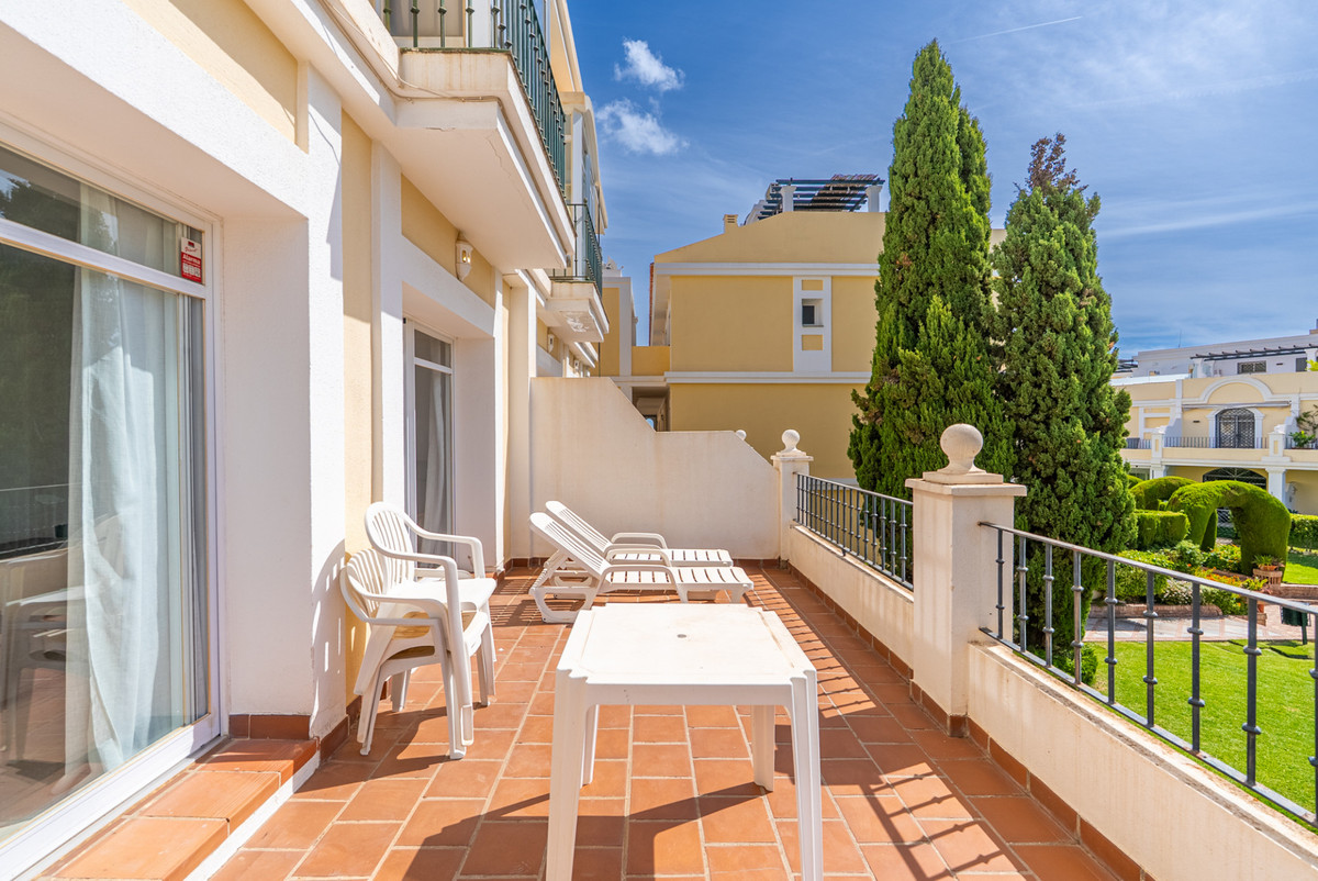 Piso de 3 Dormitorios en alquiler en Nueva Andalucía, Marbella