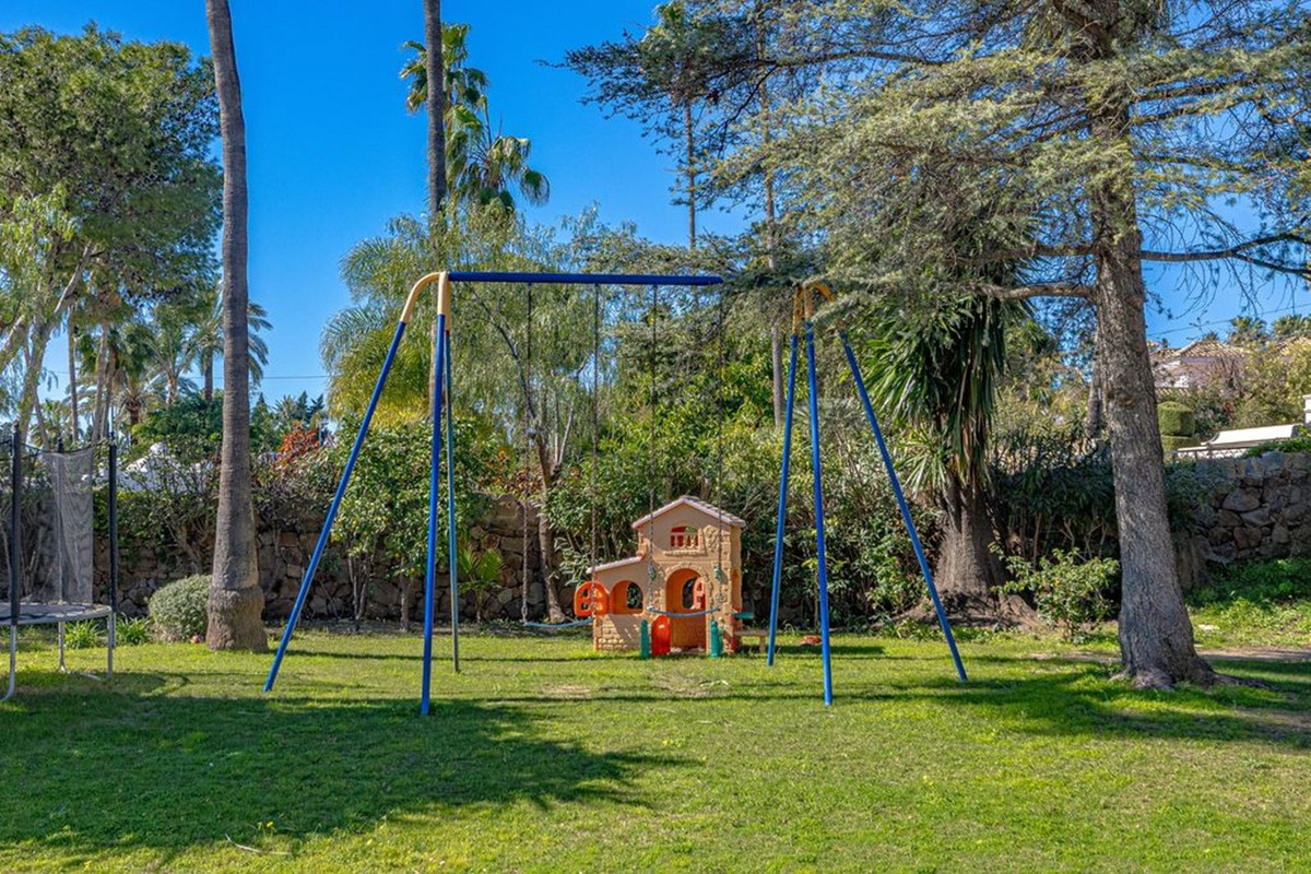 4 кровать 3 ванна Вилла для сдачи в El Paraiso, Estepona