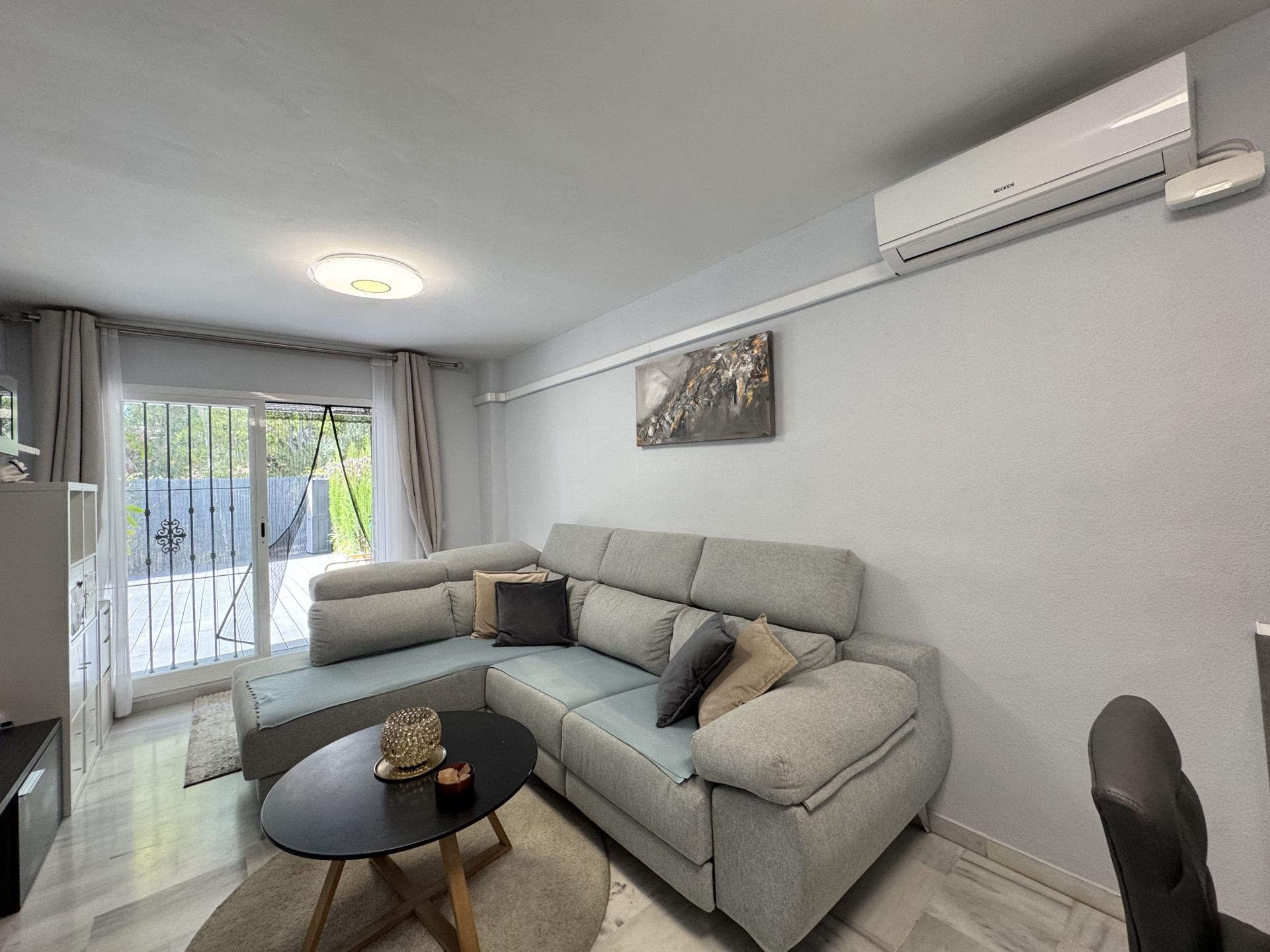 Piso de 2 Dormitorios en venta en Miraflores, Mijas