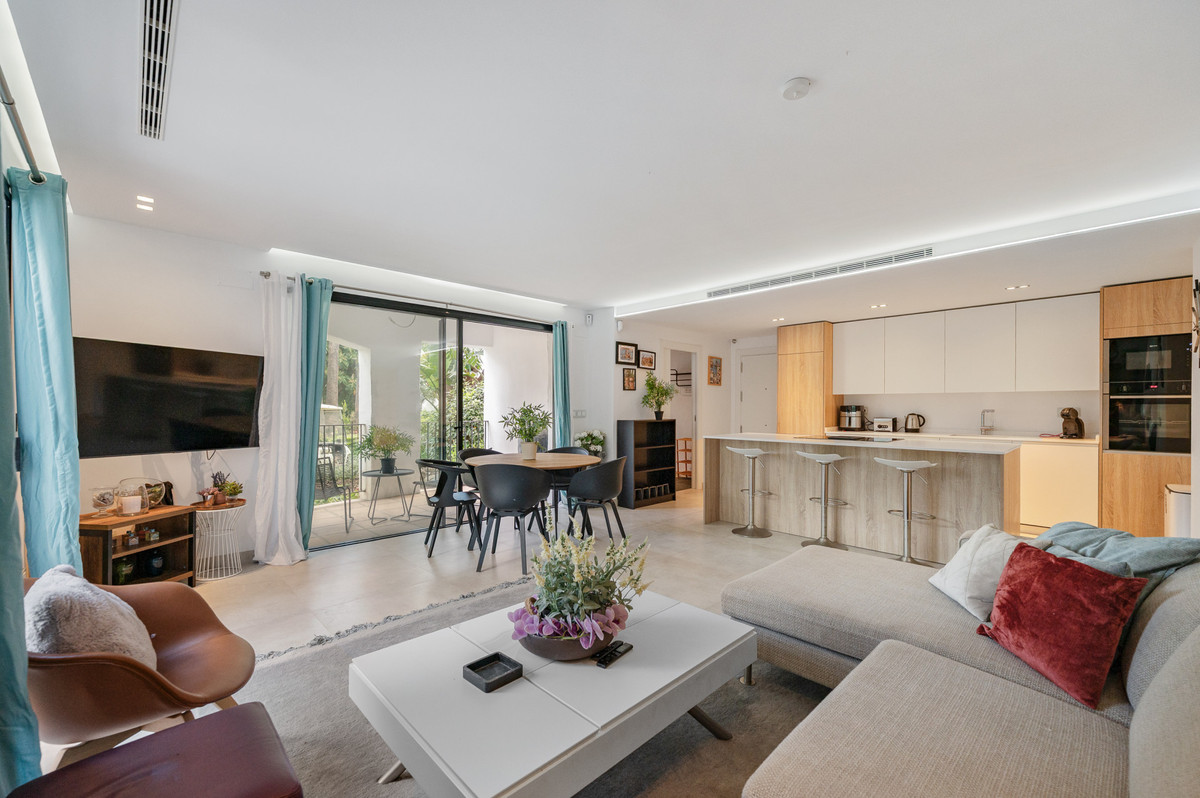 Piso de 3 Dormitorios en venta en Puerto Banús, Marbella