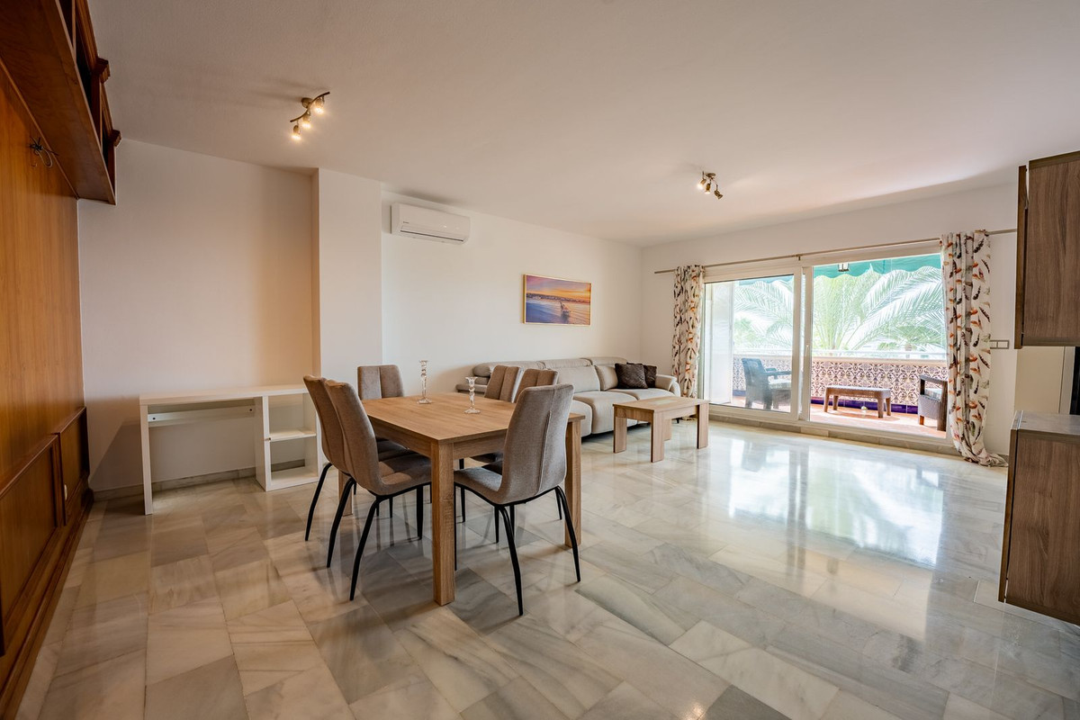 Piso de 3 Dormitorios y 2 Baños en alquiler en Estepona