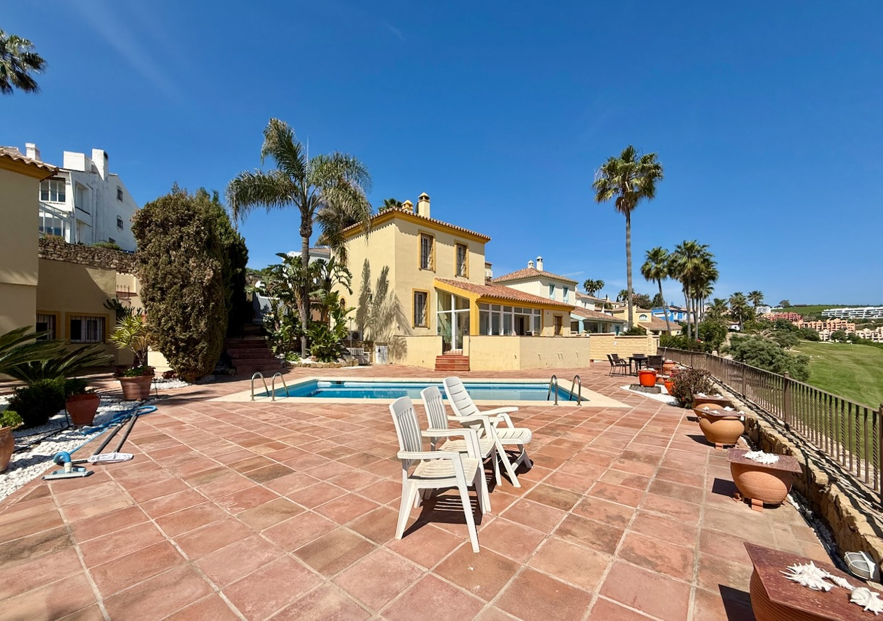 Casa de 5 Dormitorios y 4 Baños en venta en La Duquesa