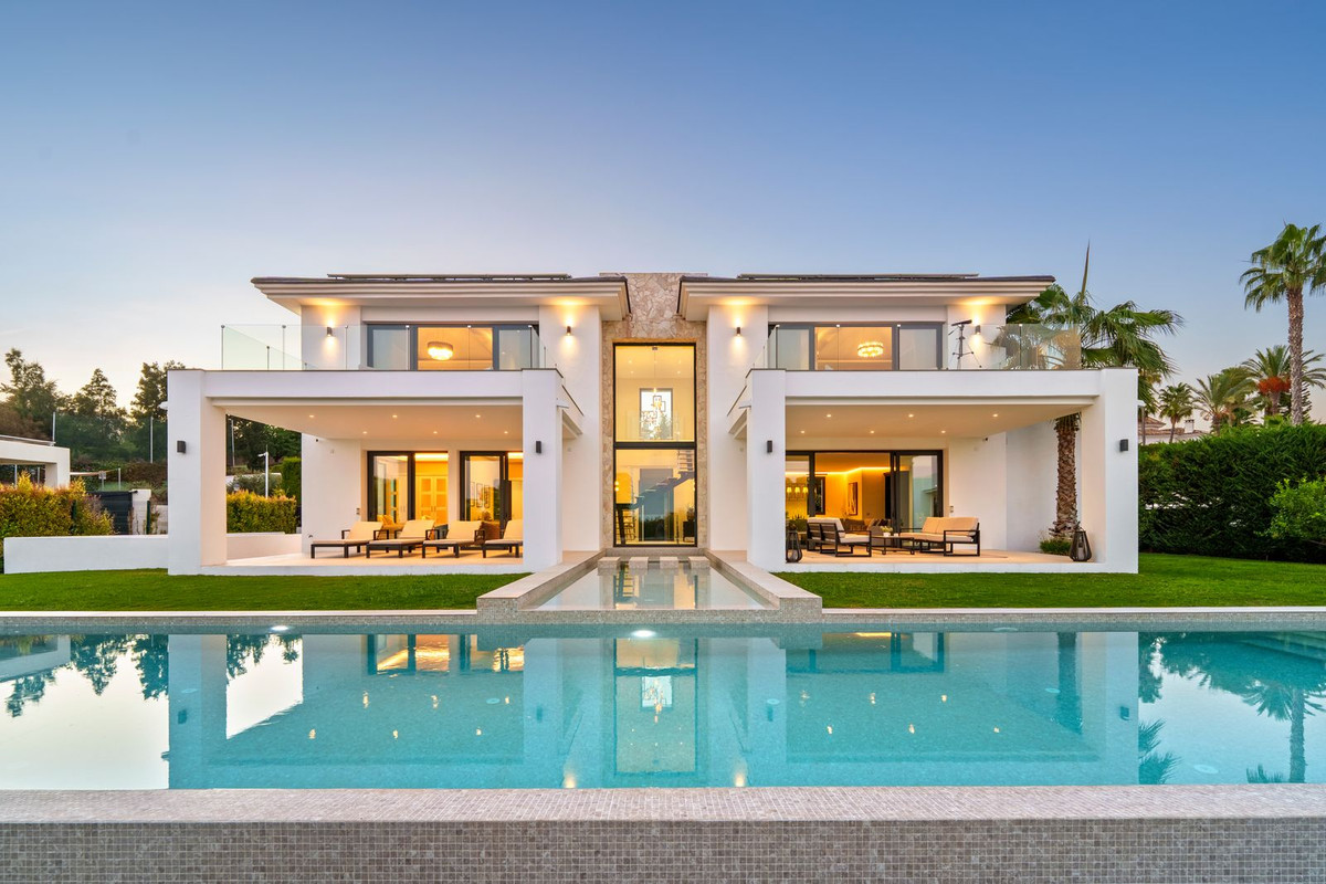Casa de 6 Dormitorios en venta en Benahavís