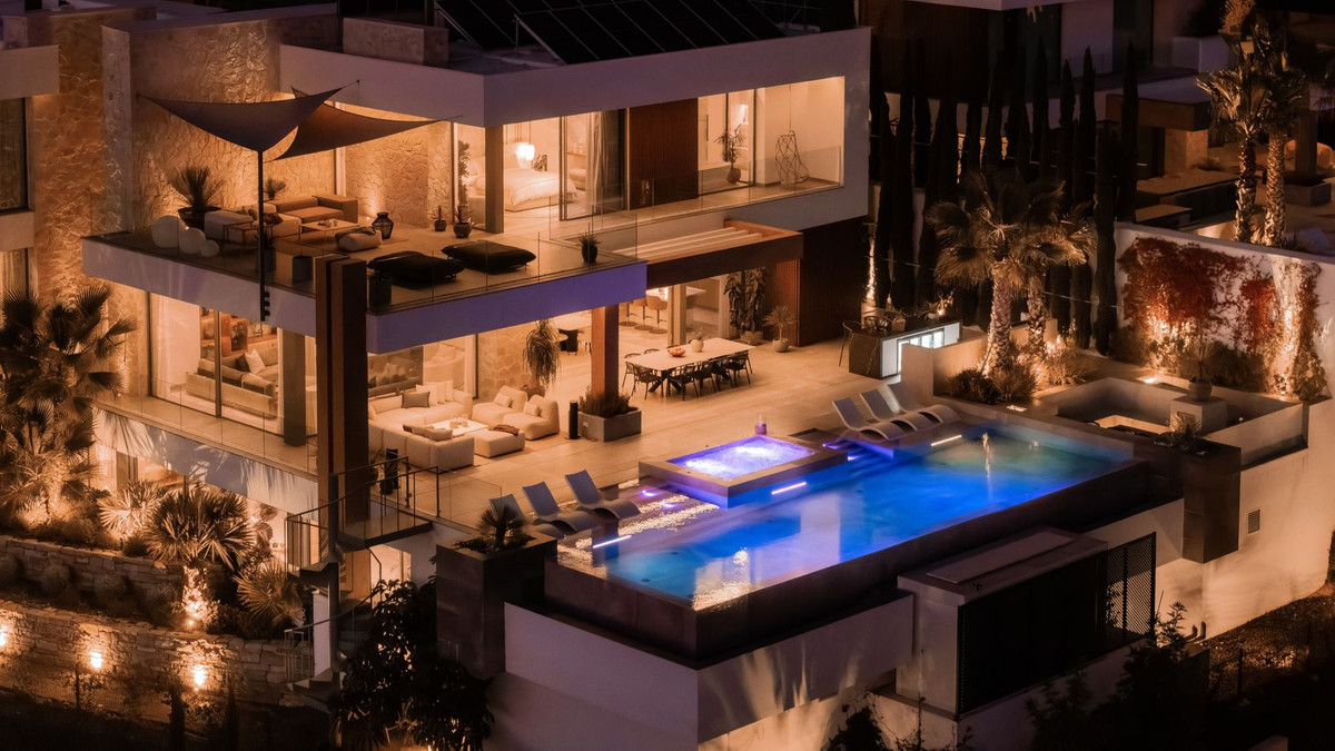 Casa de 6 Dormitorios en venta en La Quinta, Benahavís