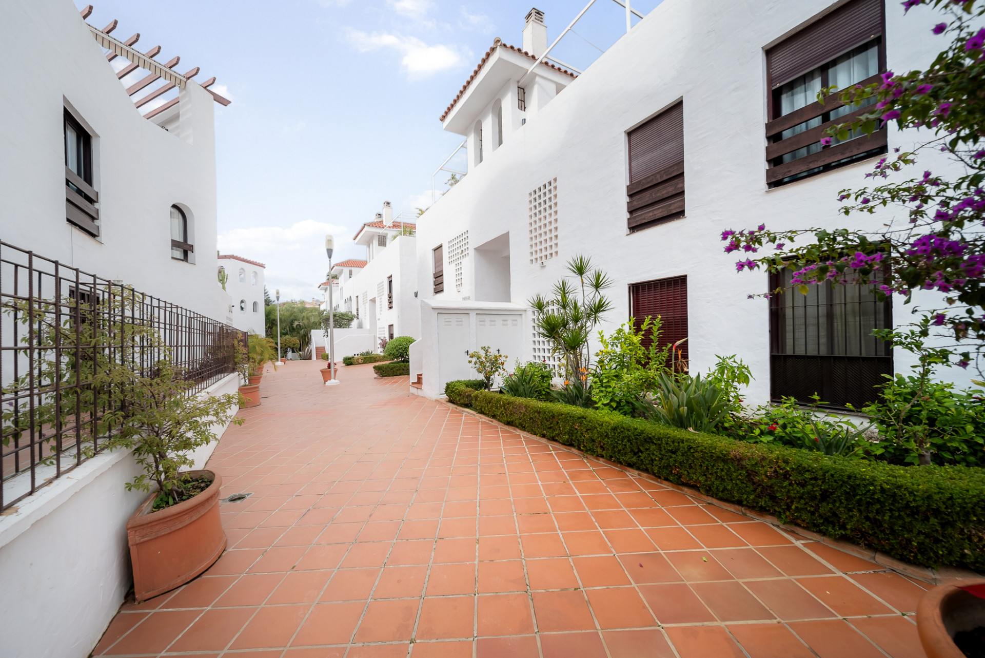 2 Bed, 2 Bath - Apartment for Rent in Nueva Andalucia, Marbella