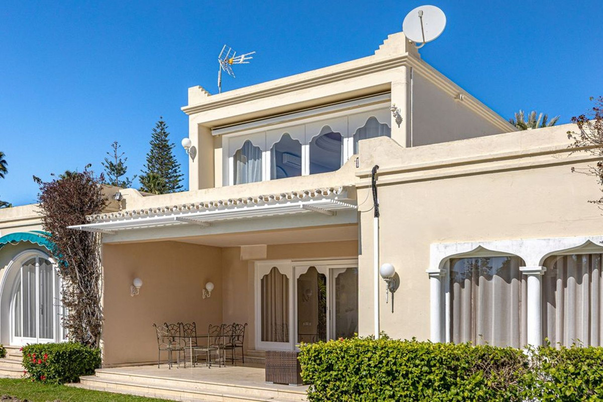 4 кровать 3 ванна Вилла для сдачи в El Paraiso, Estepona