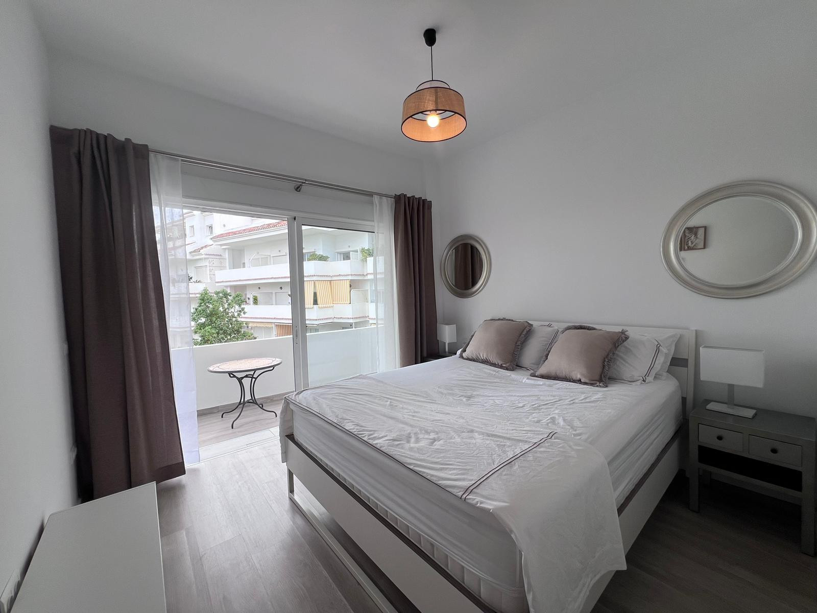 Piso de 3 Dormitorios en alquiler en Nueva Andalucía, Marbella