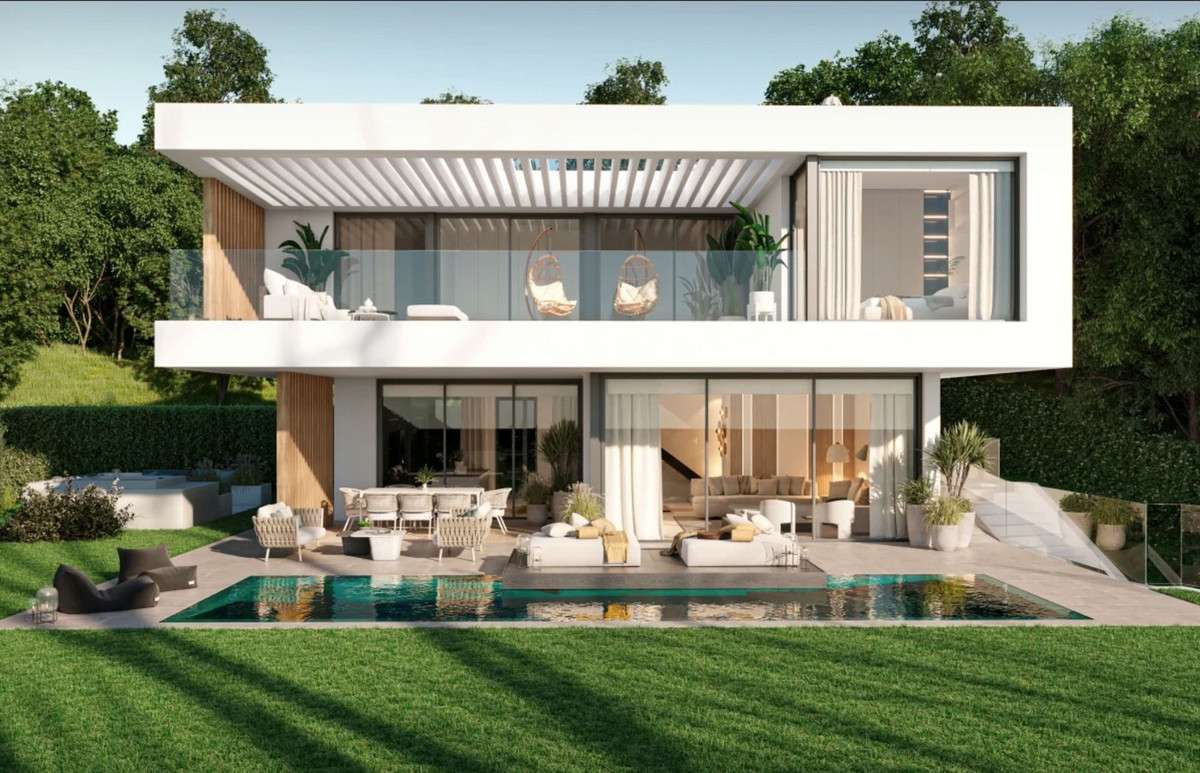 5 Bed, 5 Bath - Villa for Sale in New Golden Mile, Estepona