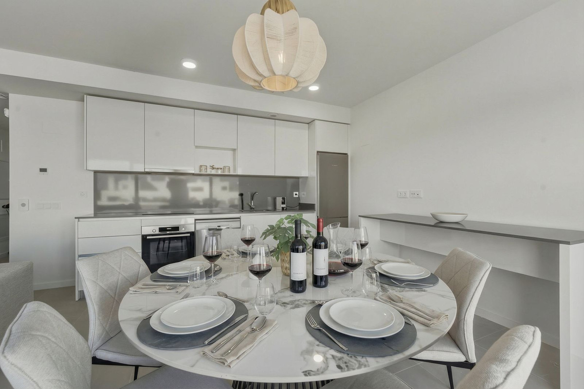 2 Bed, 2 Bath - Apartment for Rent in Estepona