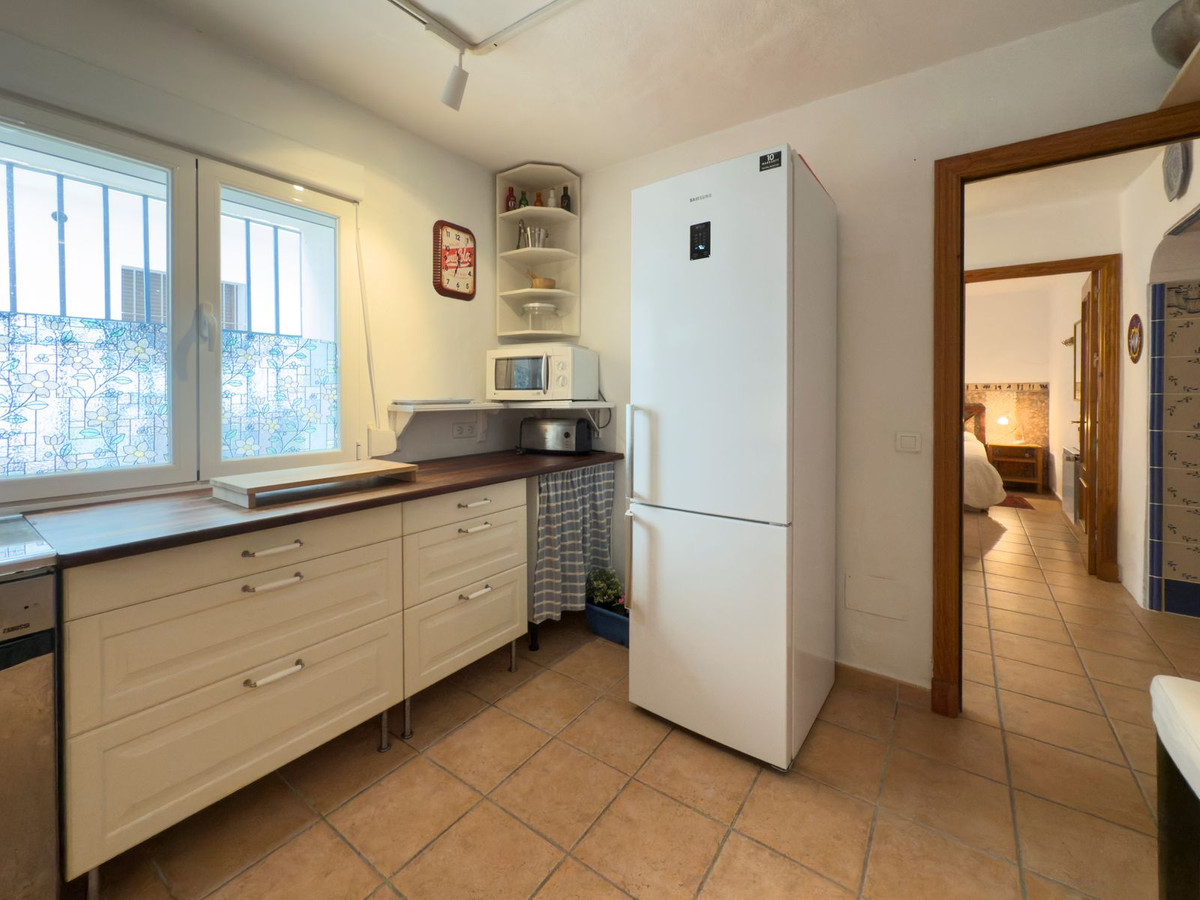 Casa Adosada de 6 Dormitorios en venta en Tolox