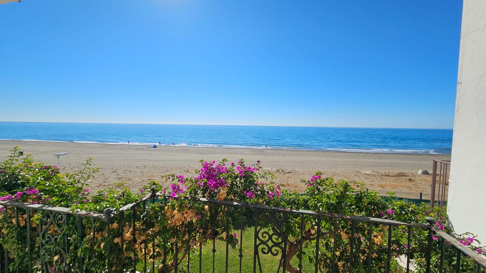 Casa de 5 Dormitorios y 4 Baños en venta en Playa del Sol Villacana