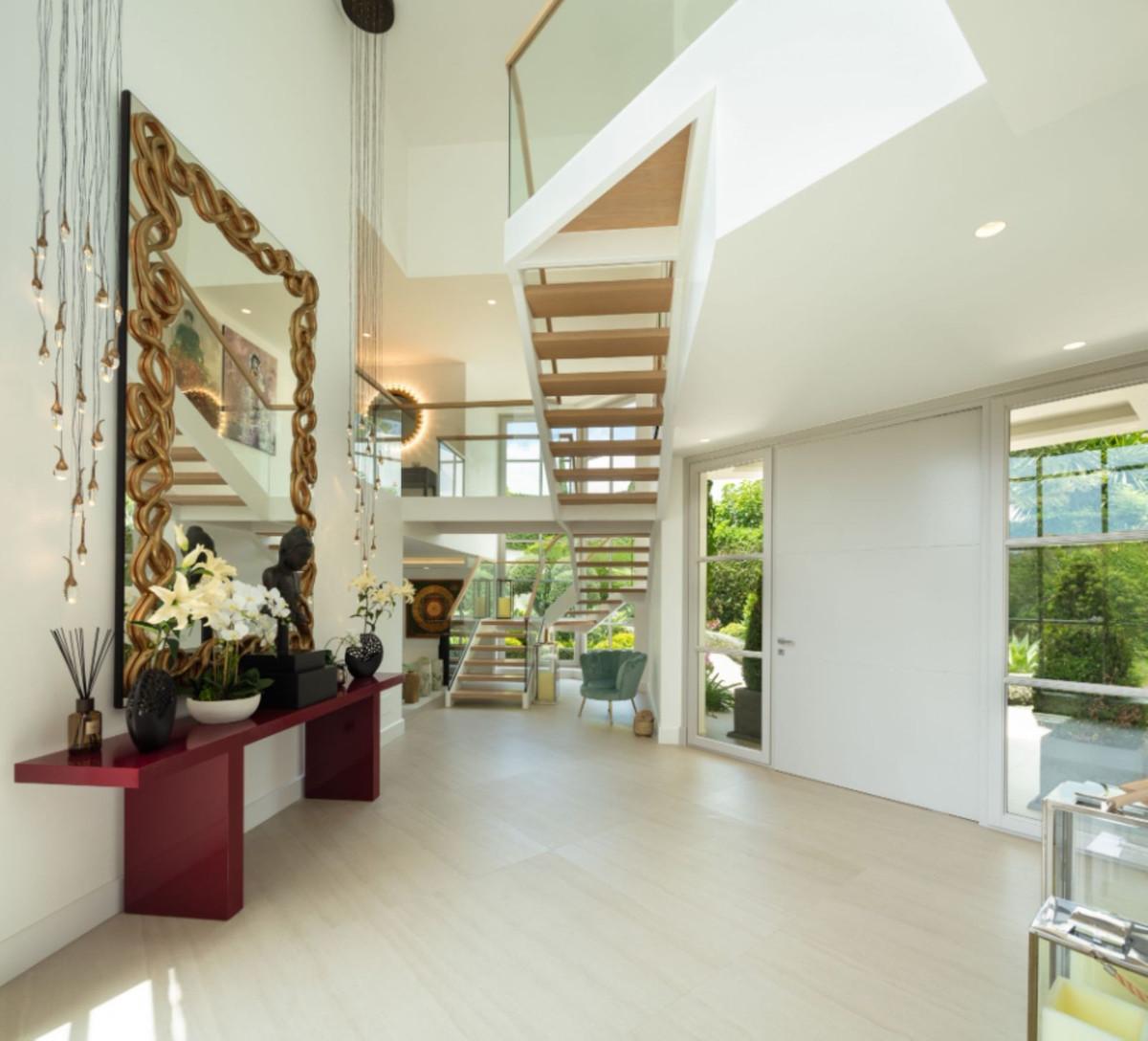Casa de 6 Dormitorios y 6 Baños en venta en Nueva Andalucía, Marbella