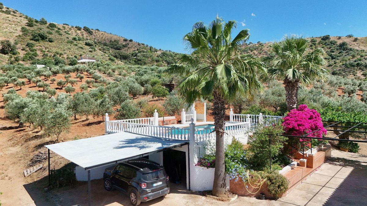 Casa de 3 Dormitorios y 2 Baños en venta en Coin