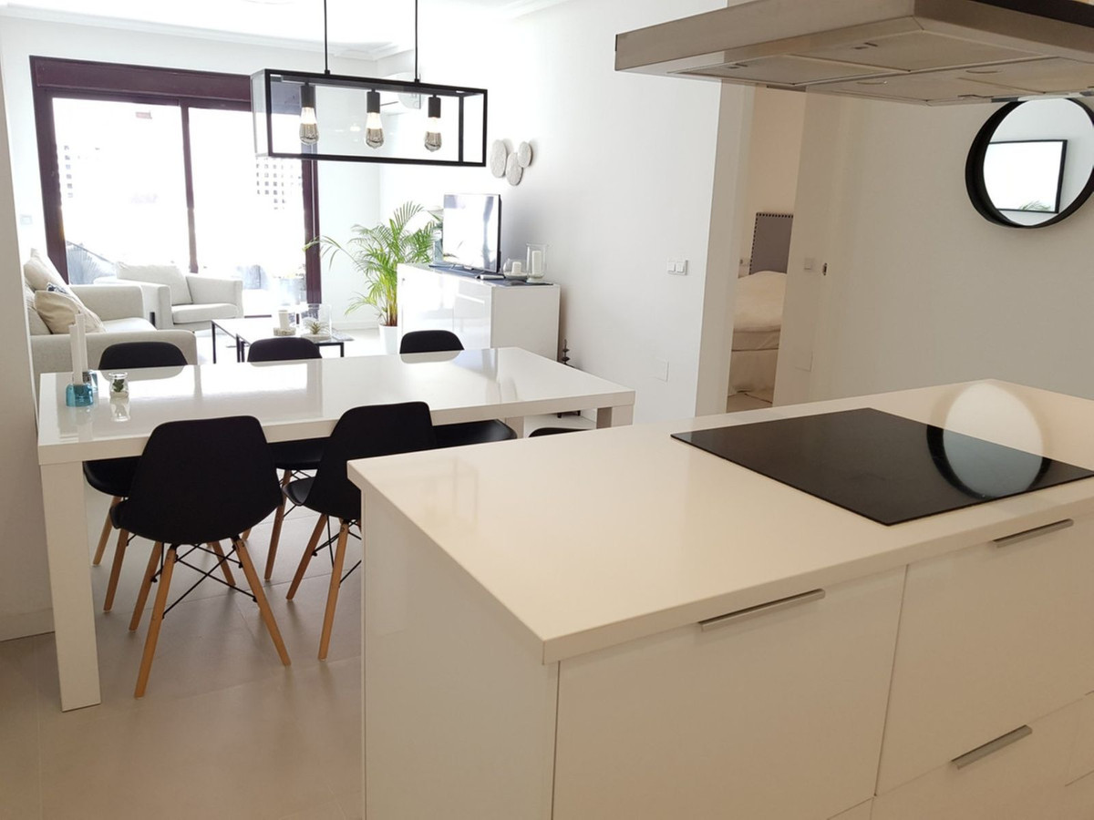 Piso de 3 Dormitorios y 2 Baños en venta en Nueva Andalucía, Marbella