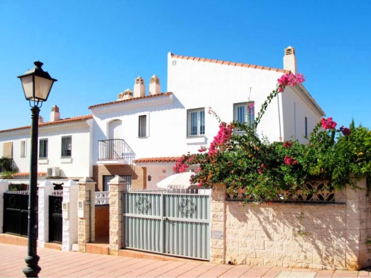 Casa Adosada de 3 Dormitorios en alquiler vacacional en Rincón de la Victoria