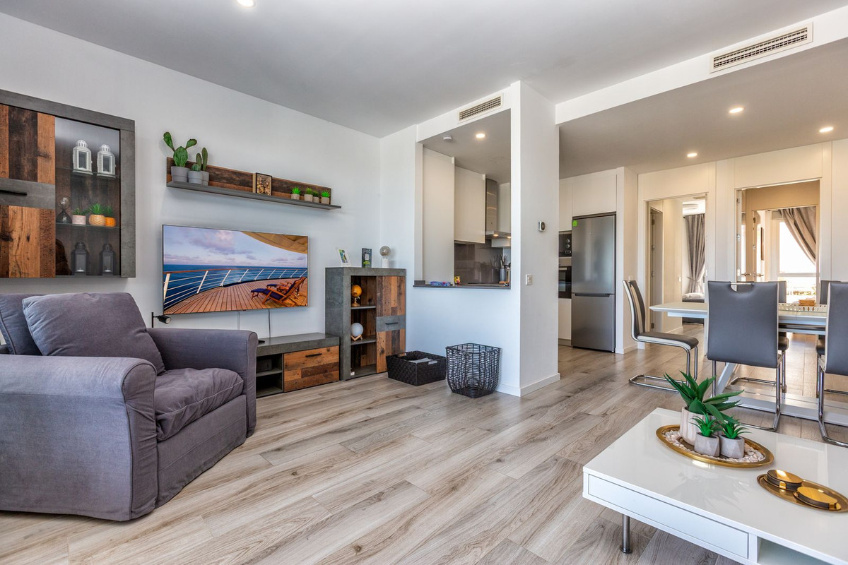Piso de 2 Dormitorios y 2 Baños en venta en Cancelada