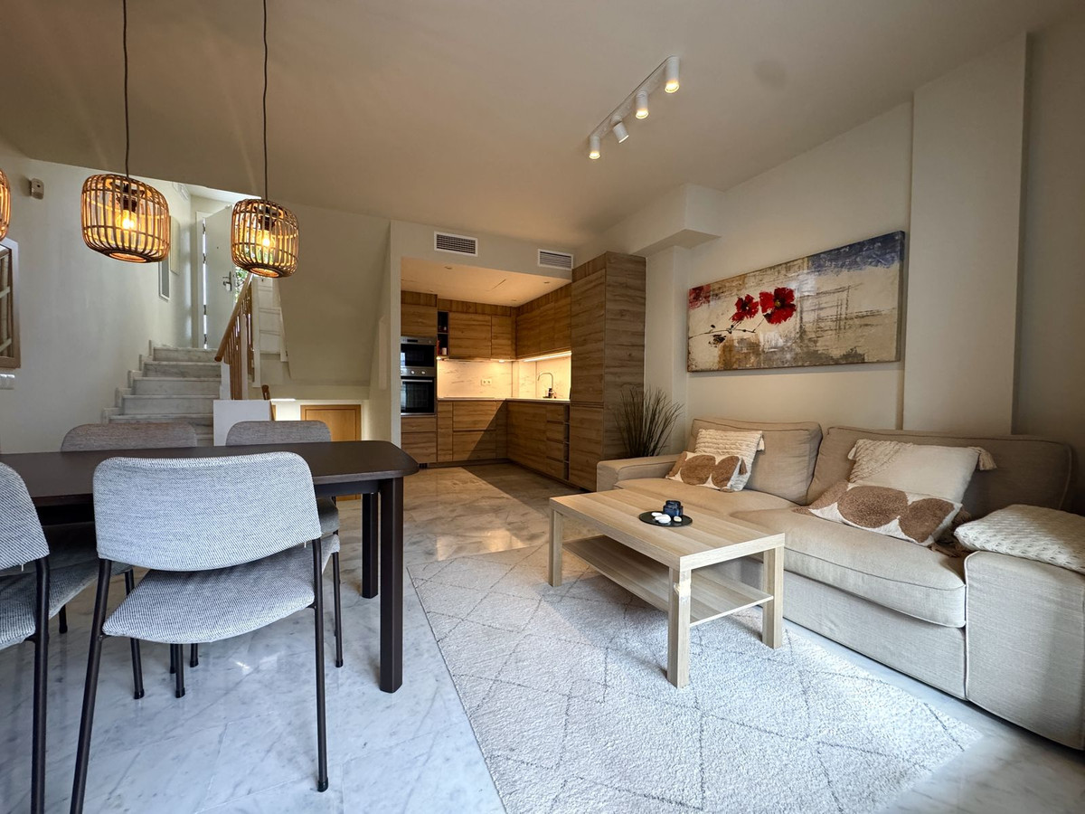 Casa Adosada de 3 Dormitorios en venta en Riviera del Sol, Mijas