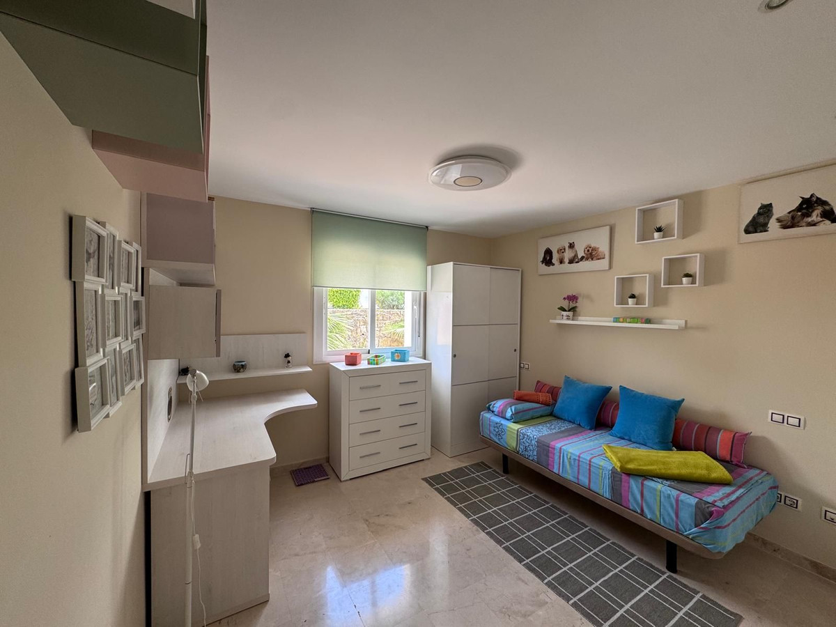 Ático de 3 Dormitorios en venta en Nueva Andalucía, Marbella